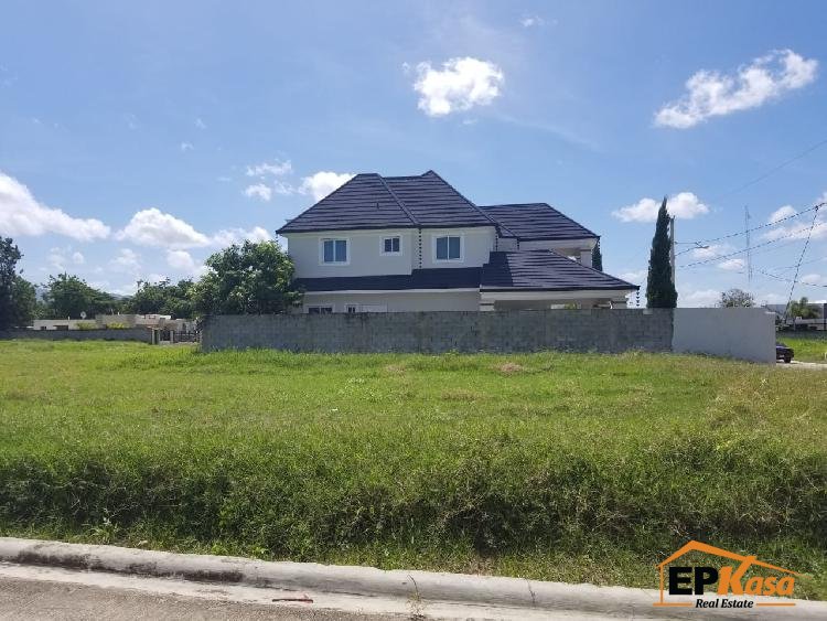 Solar de venta en Urbanización Doña Isabel G. Santiago