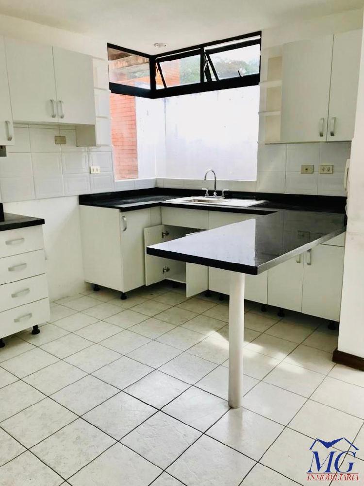 VENDO CASA EN SAN LÁZARO ZONA 15 — foto 3
