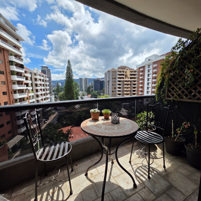 Apartamento amueblado cerca de La Estacion Zona 10