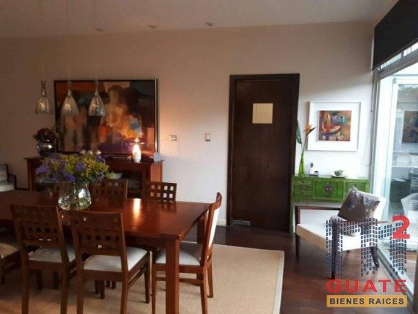 Casa de 588.5 m2 de construcción en Venta, Zona 16