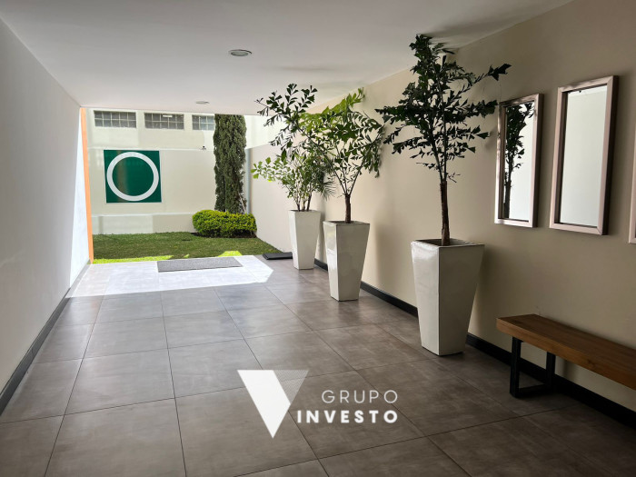 Renta de apartamento equipado Edificio Verona, zona 10. - Image 1