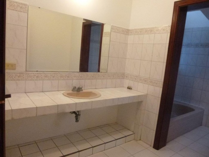 Casa Comercial en Venta o Renta en zona 13 Guatemala - Miniatura 3