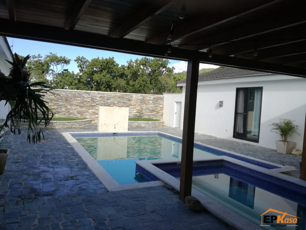 Casa Turística de venta en Jacagua Santiago, un nivel - 3