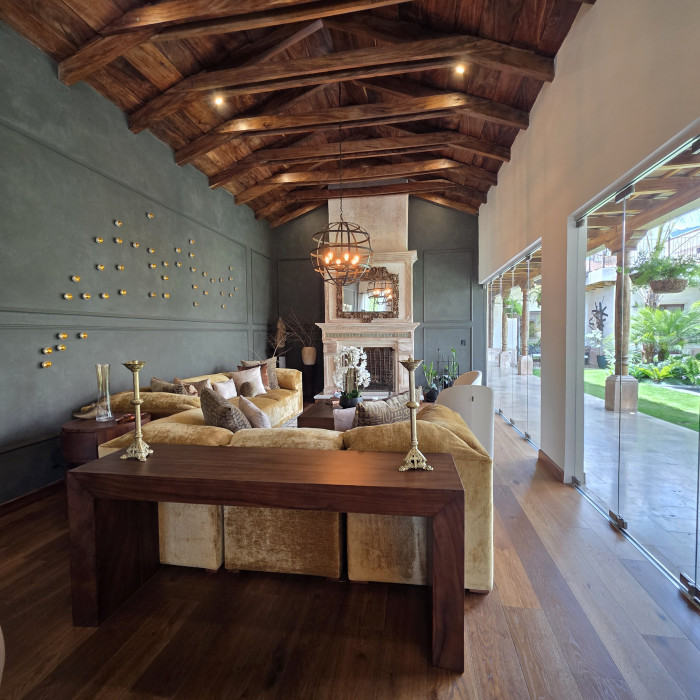 En venta exclusiva y amplia casa en Antigua Guatemala - Image 3