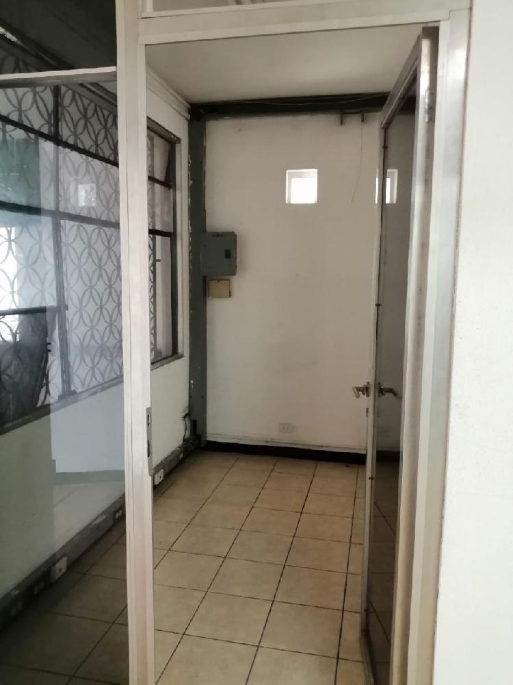 Plus Real Estate renta casa comercial en zona 9 - 3