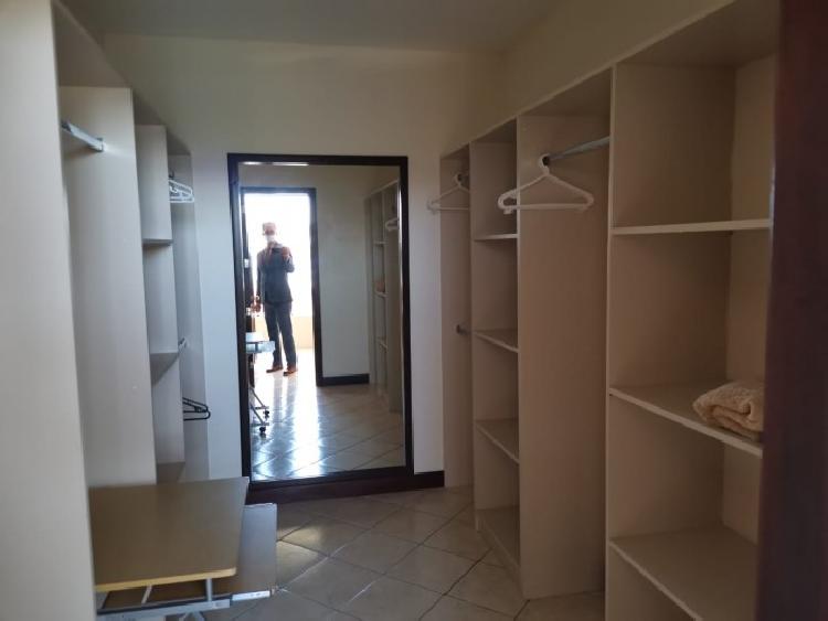 Rento amplio apartamento en exclusivo sector de zona 10 — foto 8