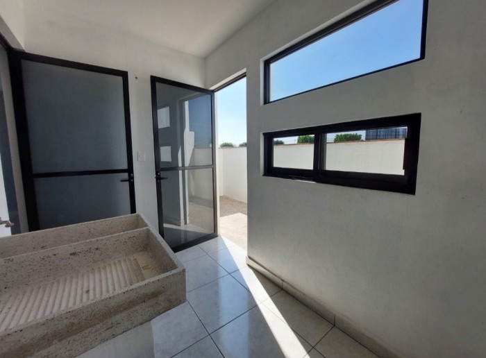 CASA EN RENTA MADERAS RESIDENCIAL CELAYA GTO - 5