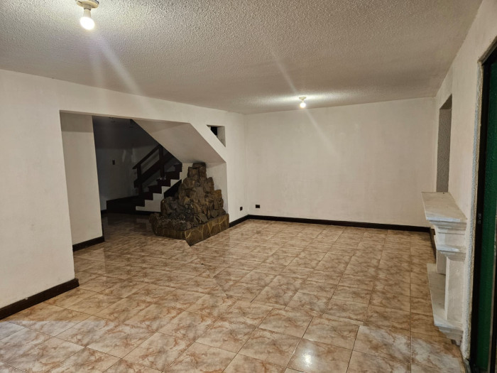 Casa en alquiler en zona 11 las charcas Guatemala - Miniatura 3
