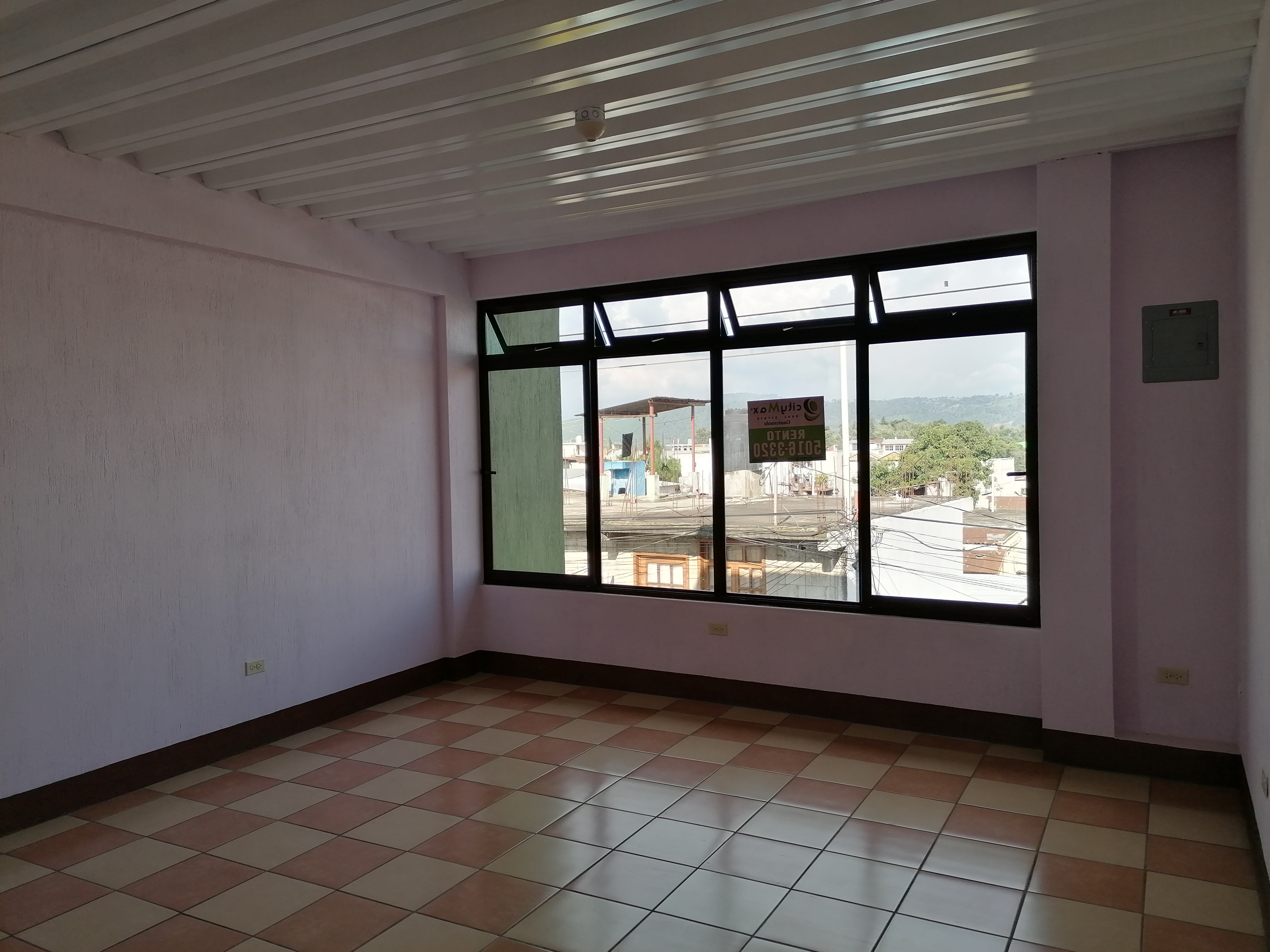 Oficina local en renta nivel completo en Chimaltenango - 1