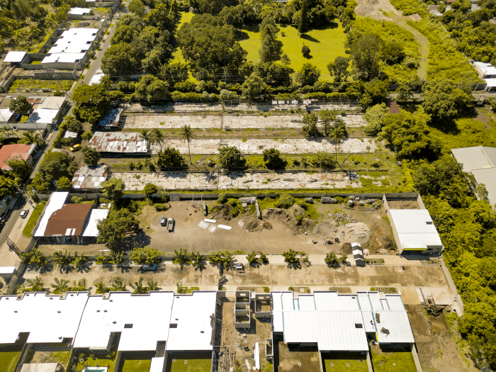 Terreno comercial para desarrollo en Centro de Lourdes - 4