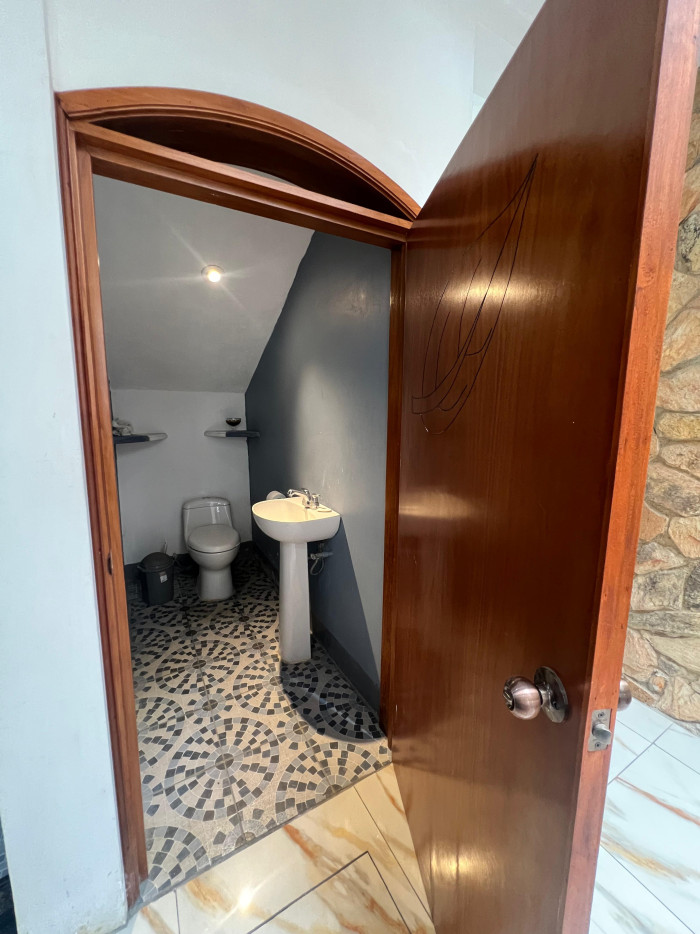 Hermosa Casa moderna en Venta a 10 minutos de Antigua - Miniatura 12