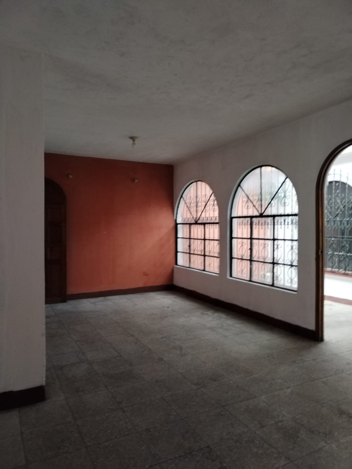 Casa en venta Zona 13 Aurora 1 - Image 2