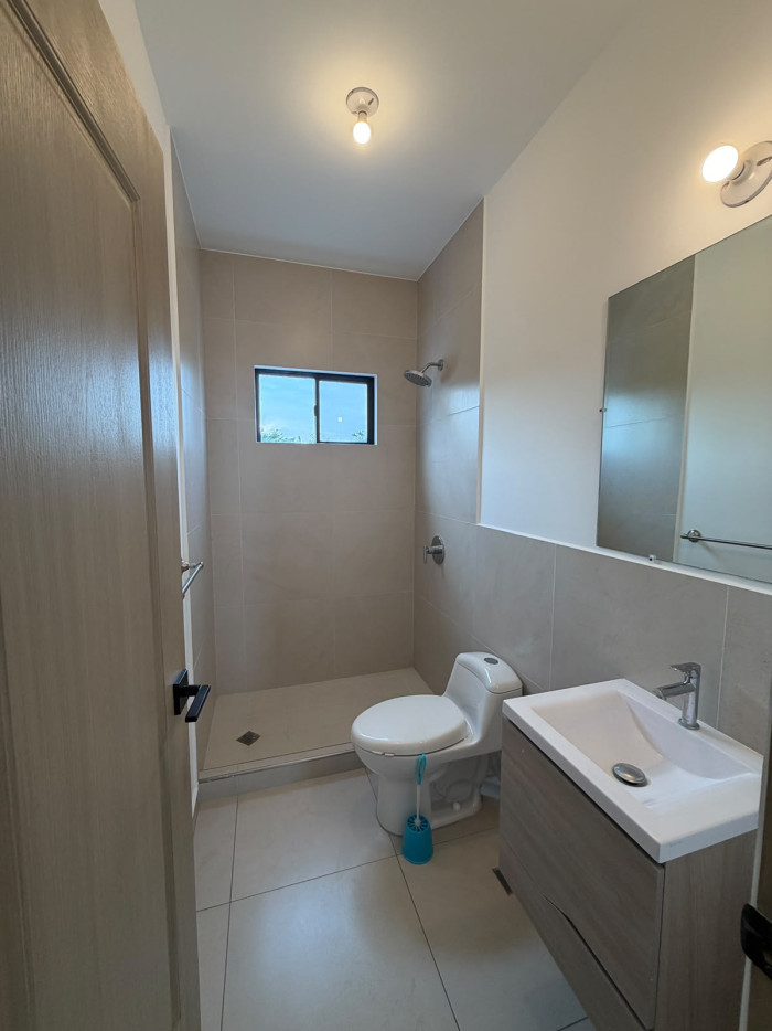 Casa con amplio jardín en alquiler Residencial Antibes - 11