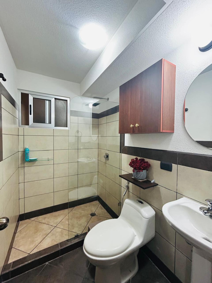 Apartamento en venta en zona 16 con cocina renovada — foto 12