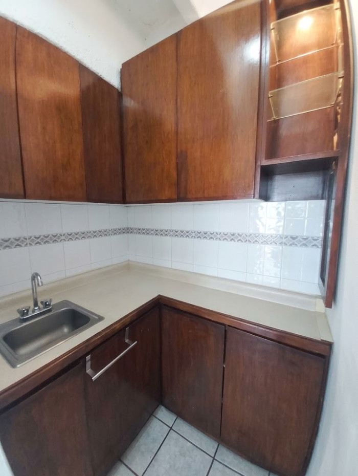 Oficina venta con 2 parqueos 20 calle Zona 10 — foto 8