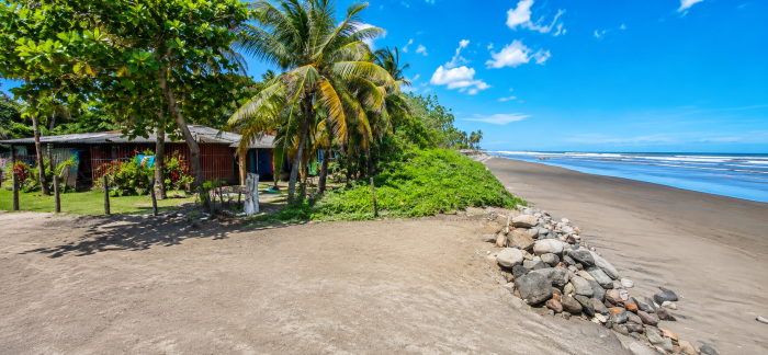 Terreno de primera fila en Playa El Espino Usulután - 1