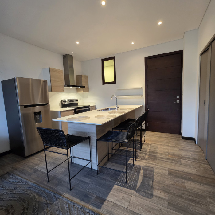 Apartamento amueblado en Alquiler Lirios de Cayala Z.16 - Image 4