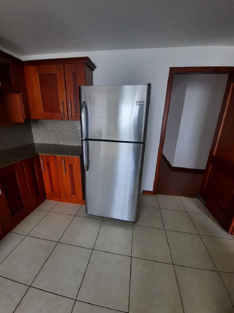 Rento lujoso apartamento en zona 15 — foto 6