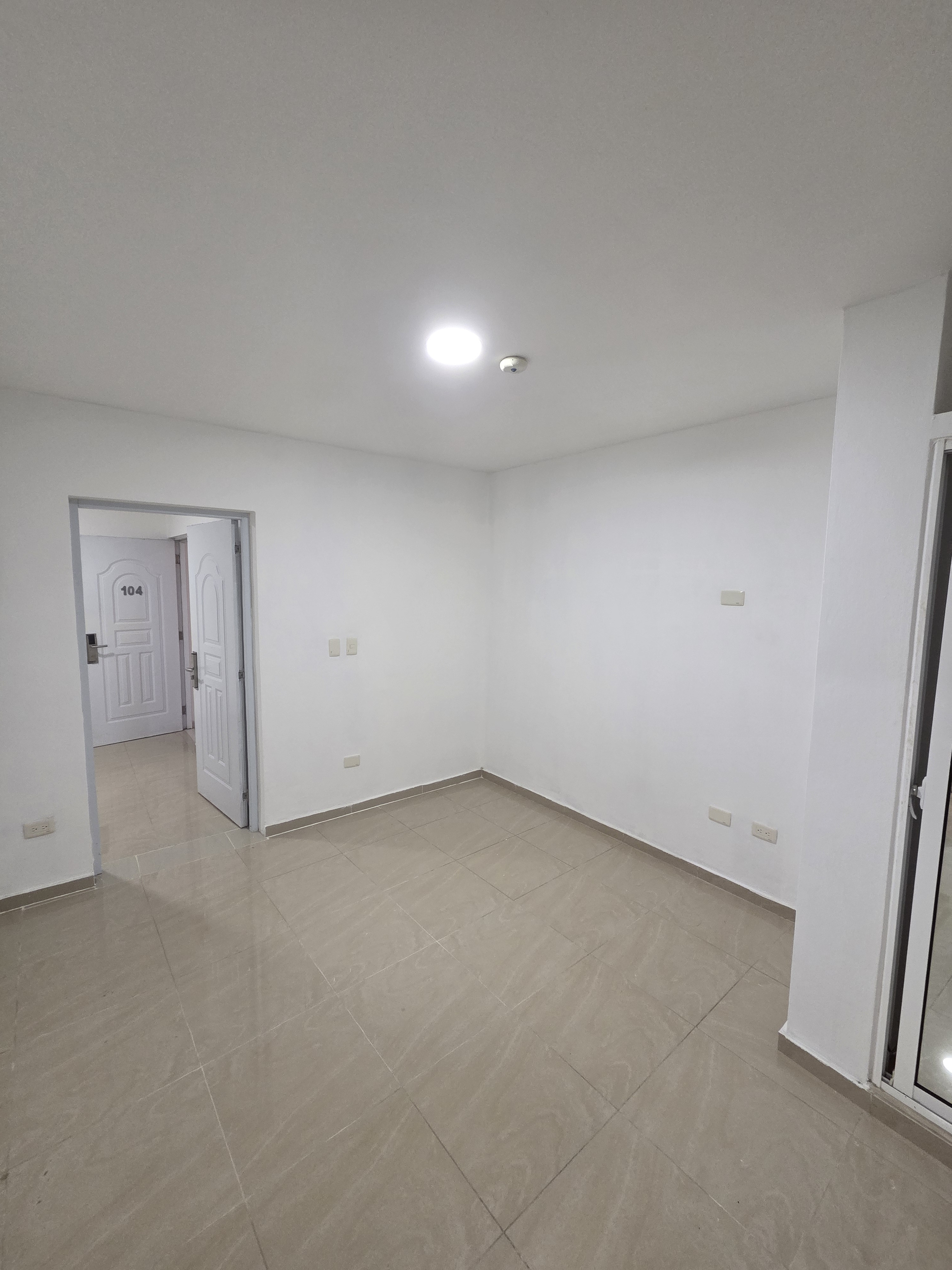 Alquiler de local comercial en Gazcue primer piso - 4