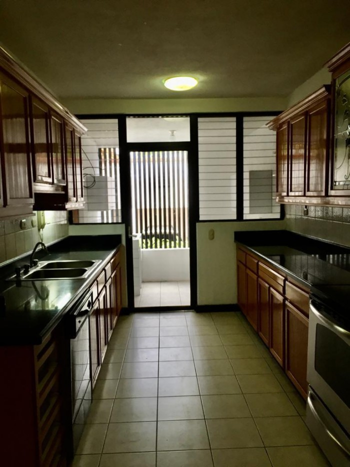 Rento apartamento en zona 13