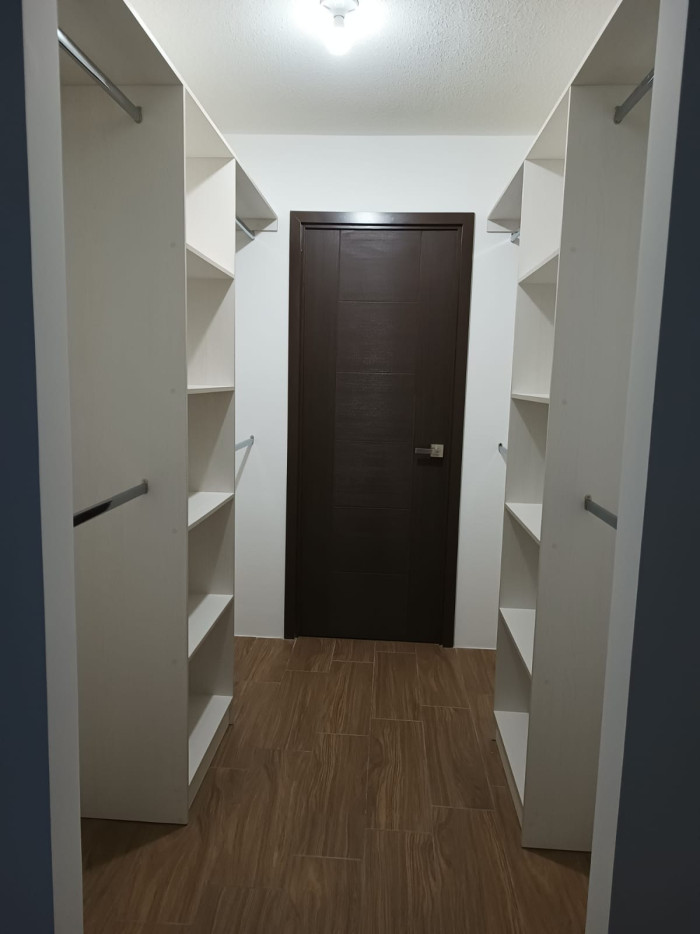 Vertical Once, Zona 11 - Image 1