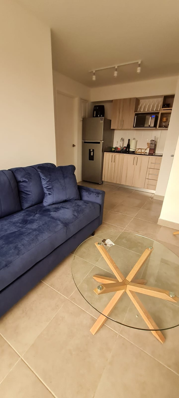 Apartamento amueblado en renta en zona 4 terraza grande