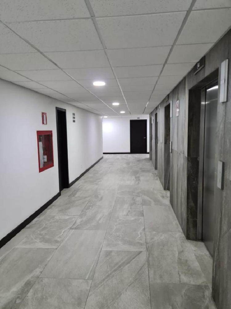 Amplia oficina con excelente vista en zona 10 — foto 5
