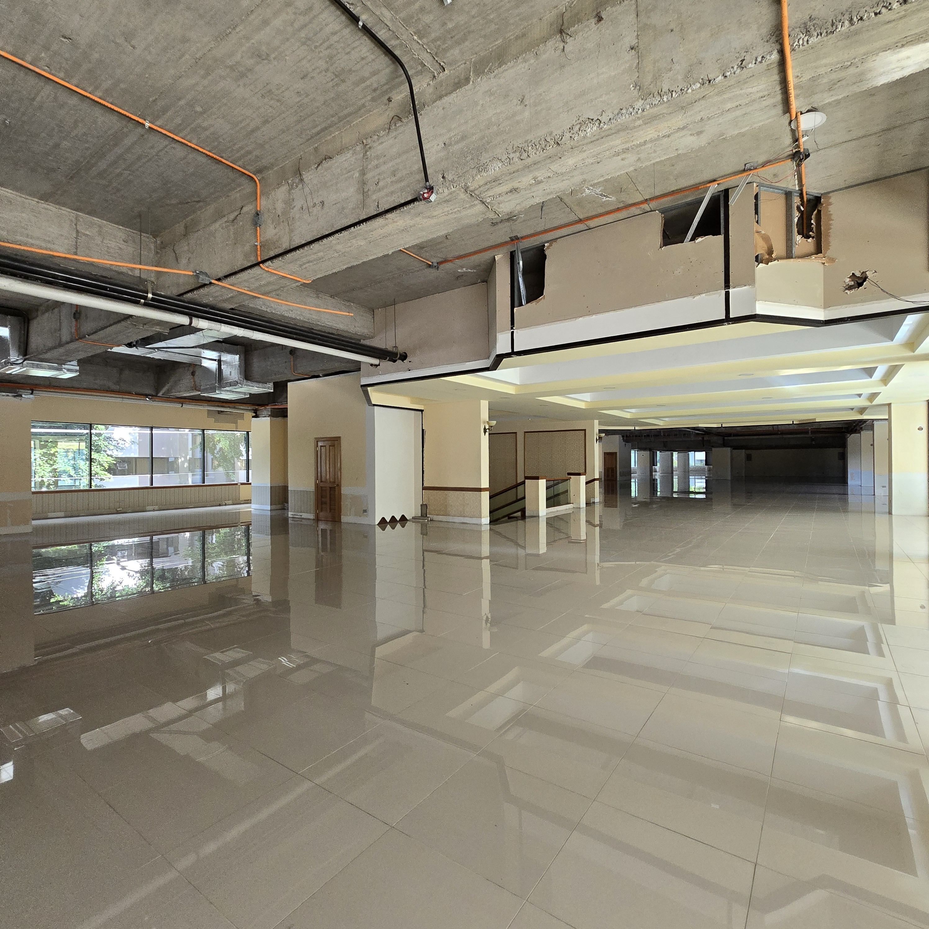 Oficina en Renta con 2000m2 en Zona 14 Guatemala - Miniatura 2