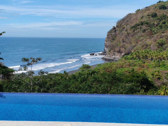 Terreno en venta con vistas espectaculares Bahía Dorada - 1