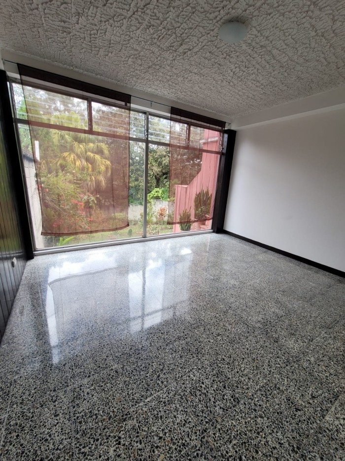Oficinas en renta, zona 2 - Image 1