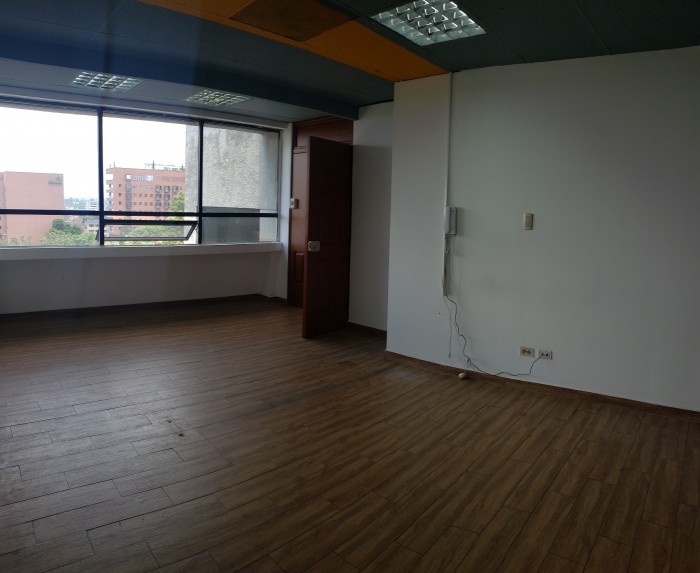 Nivel completo de Oficinas en alquiler en zona 10 - Miniatura 14