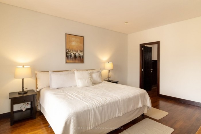 Apartamento Amueblado en Zona 14 de la Quinta Avenida - Image 5