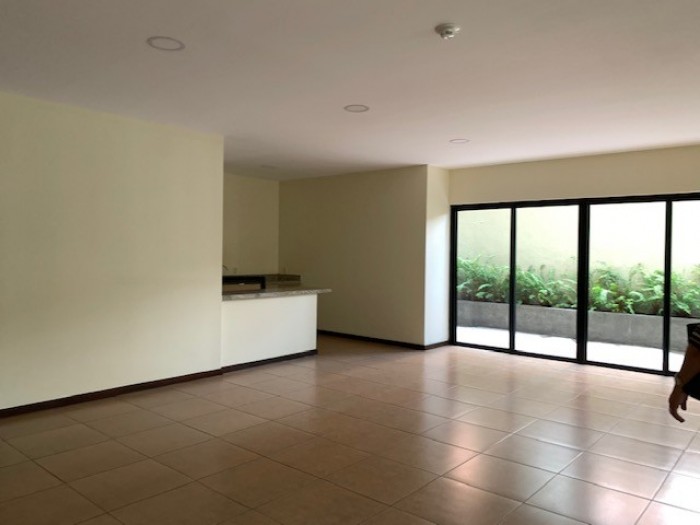 VENTA y RENTA amplio Apartamento en zona 14 - Miniatura 13