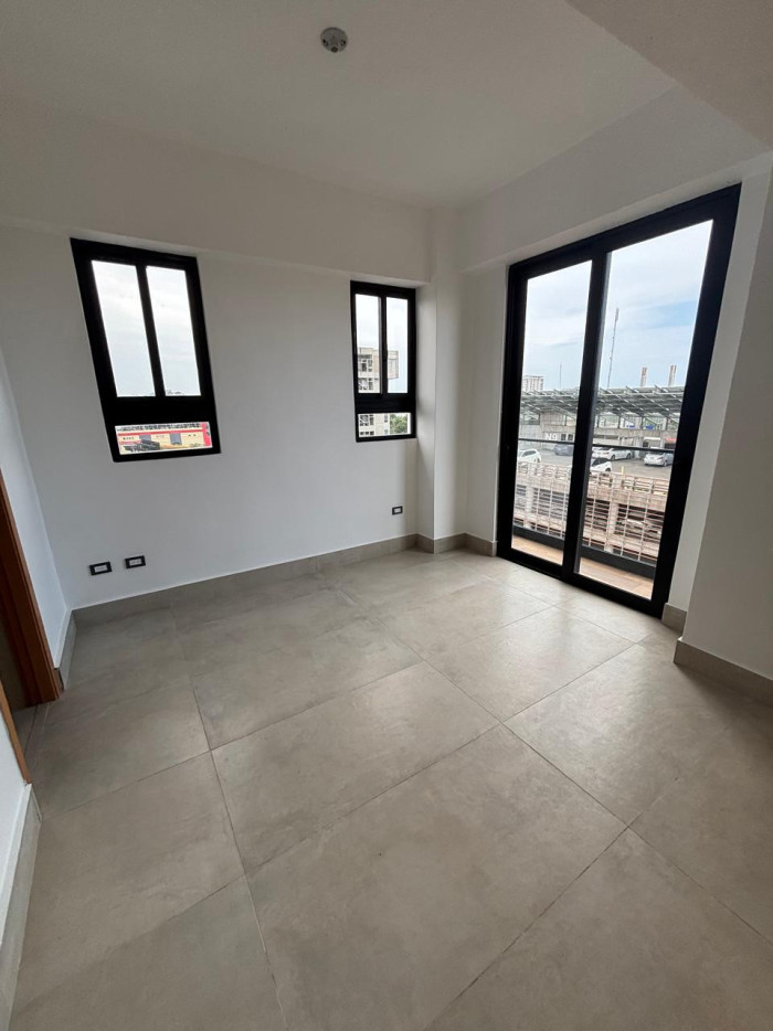 Renta de apartamento nuevo en Evaristo Morales - 16