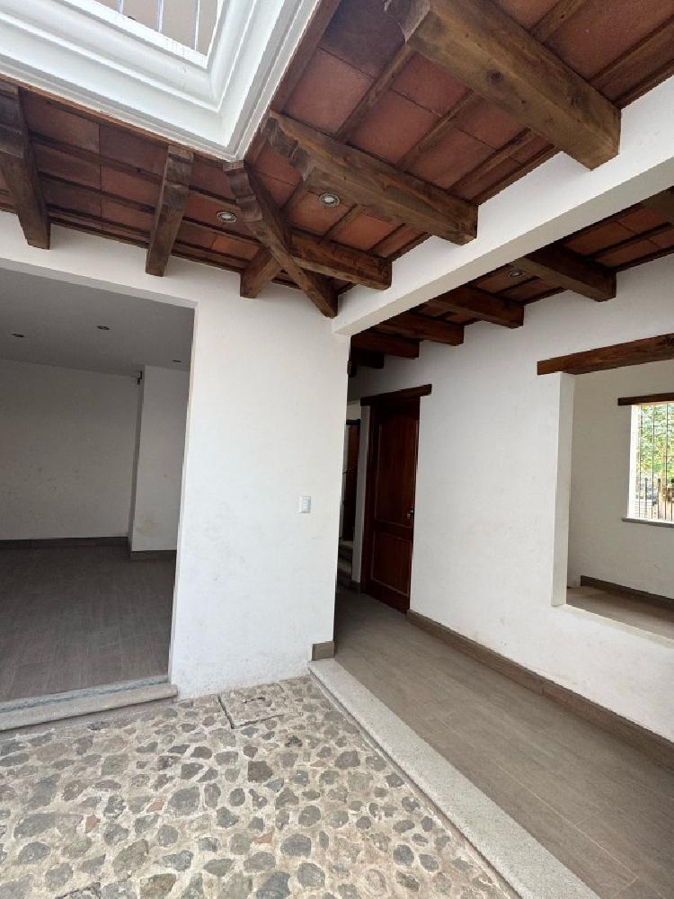 SE VENDE CASA DE ESQUINA EN ANTIGUA GUATEMALA — foto 4