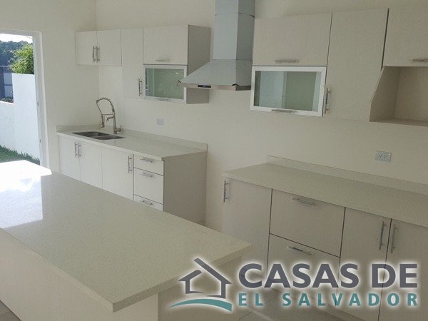 Lomas de Altamira a estrenar zona Estadio Cuscatlan