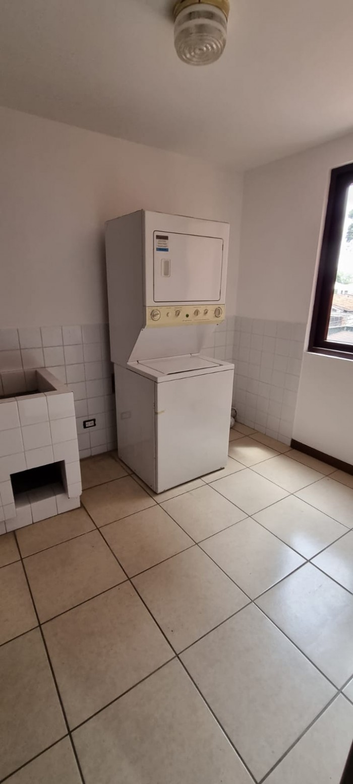 Apartamento en Alquiler en Oakland Villas zona 10 Guate - Miniatura 13