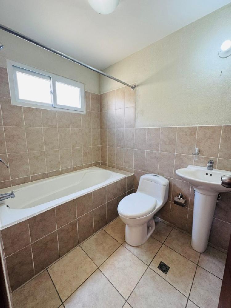 CASA EN RENTA – BOSQUES DE ARRAZOLA | KM. 18.5 CAES - 17