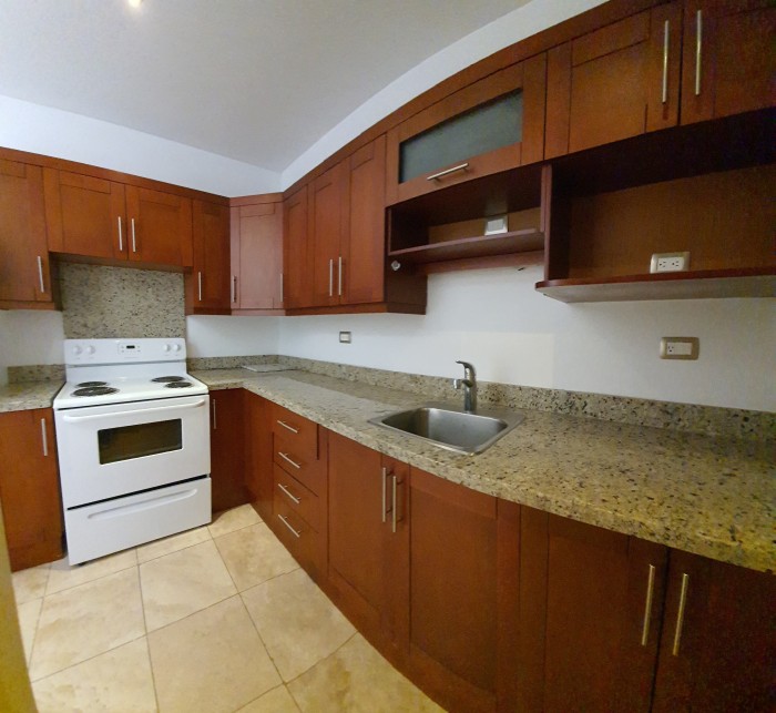 Apartamento en Venta o Renta Zona 15 - Image 3