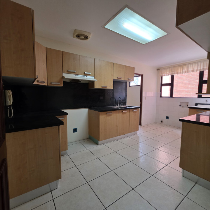 Apartamento En Renta en Zona 10 Altos De Santa Clara - 4