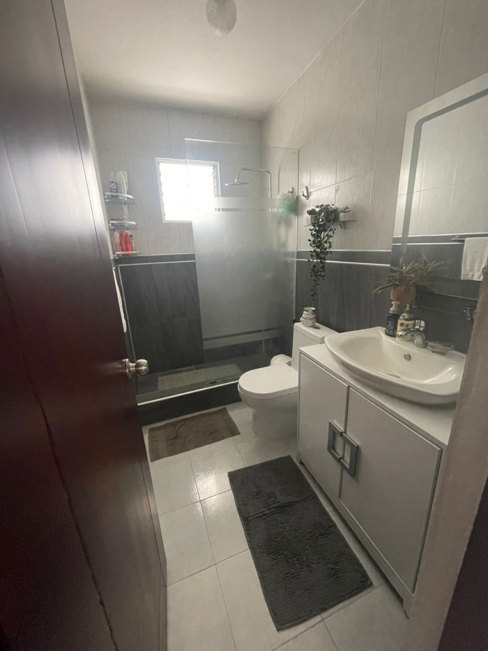 VENTA DE CASA CON PATIO EN LLANOS DE GURABO - 9