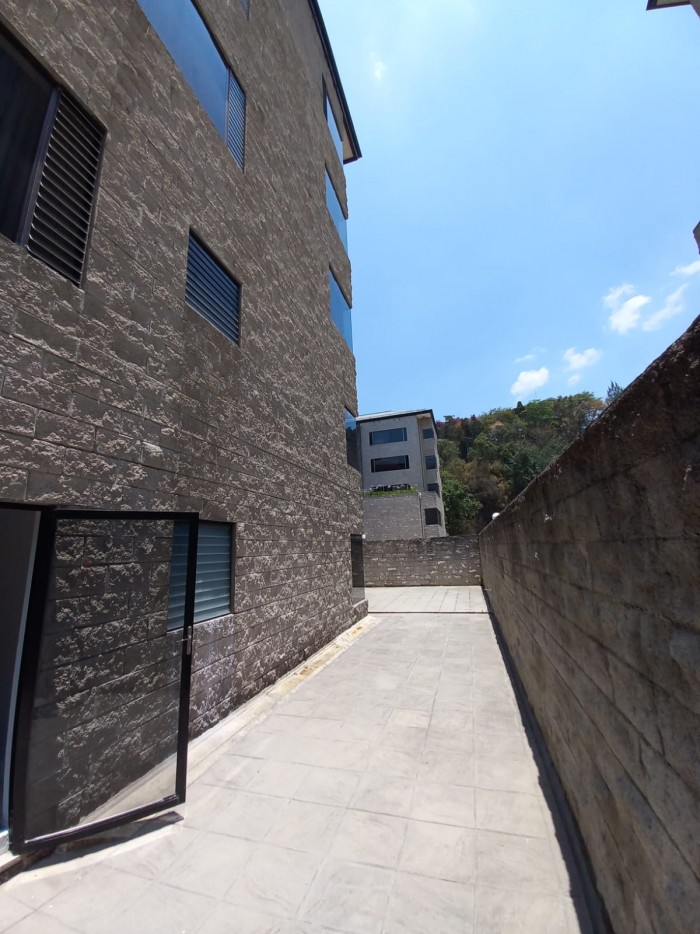 APARTAMENTO SUPER AMPLIO EN #VENTA ZONA 10 - Miniatura 10
