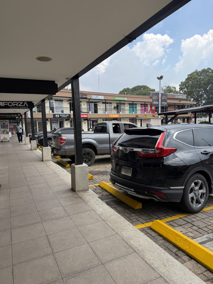 LOCAL COMERCIAL EN RENTA EN SAN LUCAS - 2