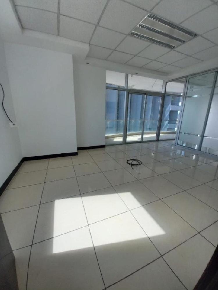 Venta oficina en 13 calle 01-10 Edificio Dubai Zona 10. - 6
