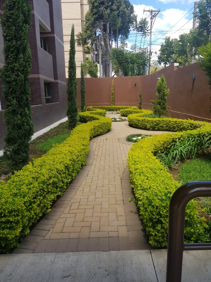 Apartamento amueblado en RENTA y VENTA, zona 11 - Miniatura 10