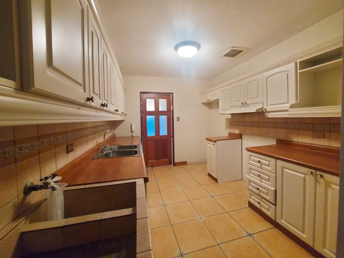 ALQUILO APARTAMENTO EN ZONA 14 FRENTE A LA NORIA