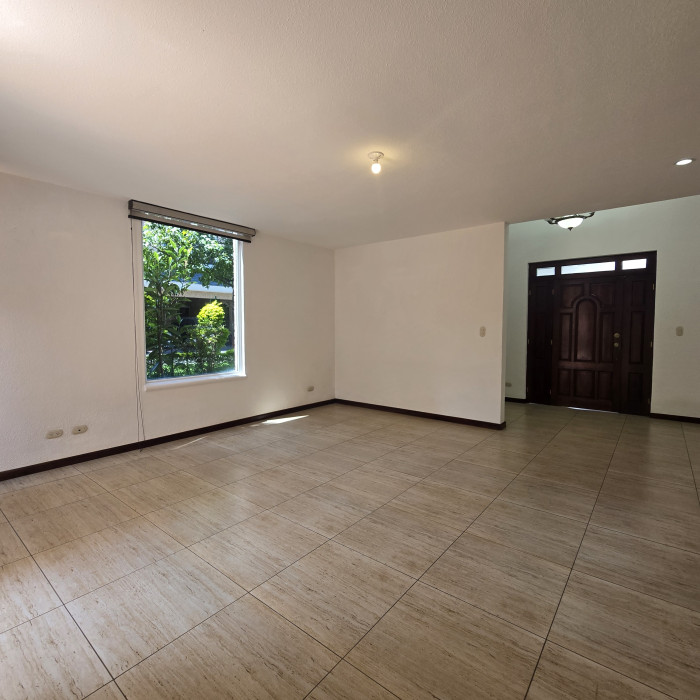 Alquiler hermosa casa en condominio en zona 10 — foto 6