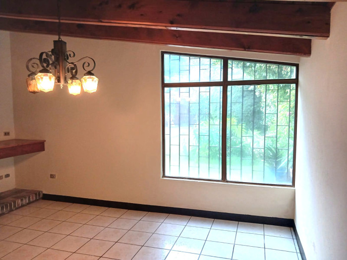 Casa en Venta en Zona 11 - 10