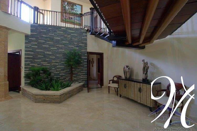 Espectacular residencia en sector exclusivo de Santiago — foto 2
