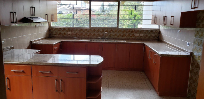 CASA COMERCIAL VISTA HERMOSA ZONA 15 - Miniatura 14